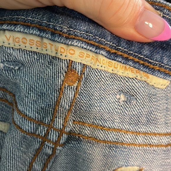 Vigoss Fiona Shorts Stretch Denim Size 26 Distressed Embroidered Hem & Pockets - Picture 6 of 14